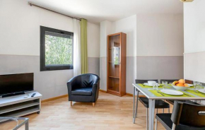Awesome Apartment In Molunat With Kitchen
